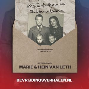 Het verhaal van Marie en Hein van Leth, vereeuwigd door hun zoon Martin J.A. van Leth en aangevuld door dochter Jacky E.M. van Leth. 📖🧡 Tijdens de oorlog werden zij als jong gezin gescheiden door onderduik en gevangenschap. Hein dook onder om te ontkomen aan de Arbeitseinsatz. Marie sloot zich aan bij de verzetsgroep rond de familie Bouten in Beek-Ubbergen en bracht als koerier gestolen bonnen en vervalste papieren naar onderduikers. 🕊️

Op 10 december 1943 werd zij gearresteerd. Na gevangenschap in Arnhem, Kamp Vught en Utrecht werd zij wekenlang verhoord. Ze zweeg over de verblijfplaatsen van onderduikers. Op 5 september 1944 moest zij verschijnen voor het Duitse Obergericht. Die dag ging de geschiedenis in als Dolle Dinsdag. Door de chaos bij de bezetter werd het proces uitgesteld en ontliep zij zeer waarschijnlijk de doodstraf. Uiteindelijk werd zij vrijgelaten. Op 14 september 1944 keerde zij lopend en liftend dan eindelijk terug naar Nijmegen.

Zoals hun zoon Martin schreef: “Pa en Ma horen wat mij betreft bij de categorie van stille helden en heldinnen.” Ook het Bevrijdingsverhaal van jouw familielid vereeuwigen? Deel het via bevrijdingsverhalen.nl of mail naar bevrijdingsverhalen@wageningen45.nl. We komen graag langs om het verhaal vast te leggen. Zo geven we de betekenis van vrijheid door aan volgende generaties. #MaakHetVerschil